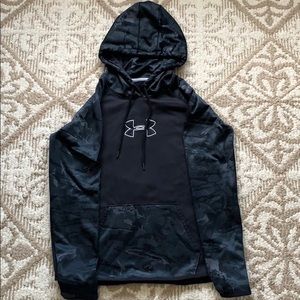 Boys Large Fleece Lined Under Armour Sweatshirt